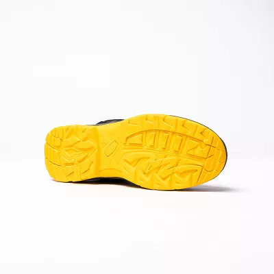 Safety shoes use for industrial work