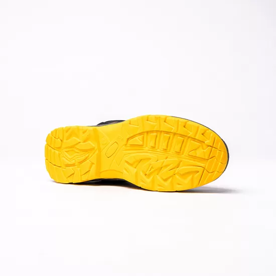 Safety shoes use for industrial work